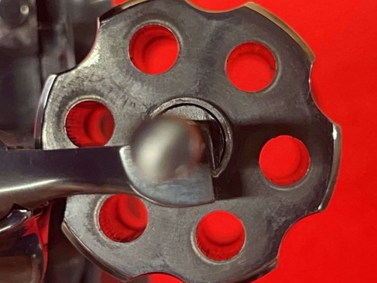 colt-diamonback-.22-lr-da-revolver-image-12