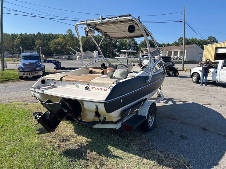 #92-•-1994-stingray-556-zp-boat-image-5
