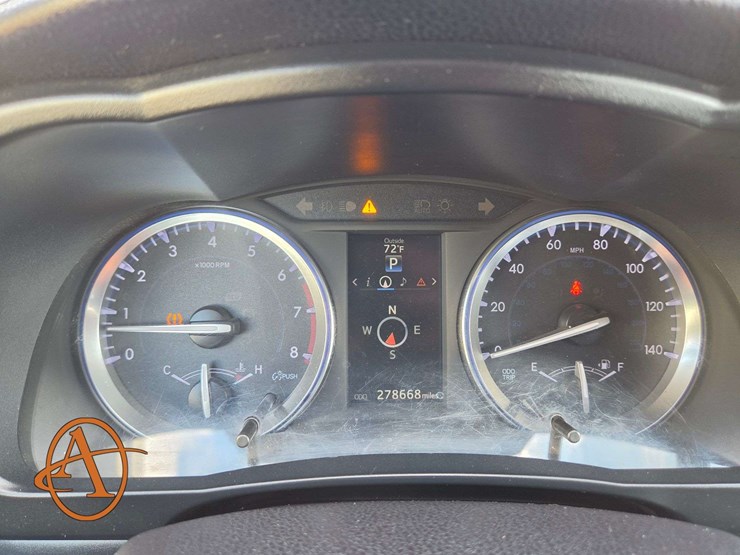 2015-toyota-highlander-xle-image-25