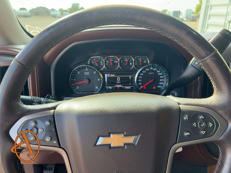 2015-chevrolet-silverado-1500-high-country-image-42