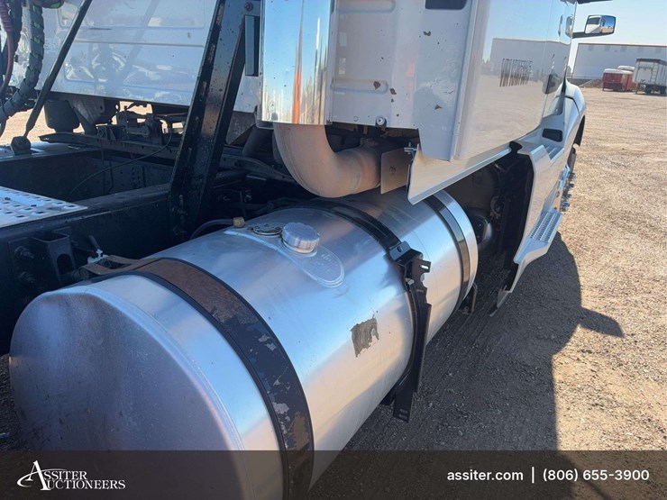 2019-volvo-vnl-tandem-axle-dual-conventional-new-generation-tractor-truck-image-15