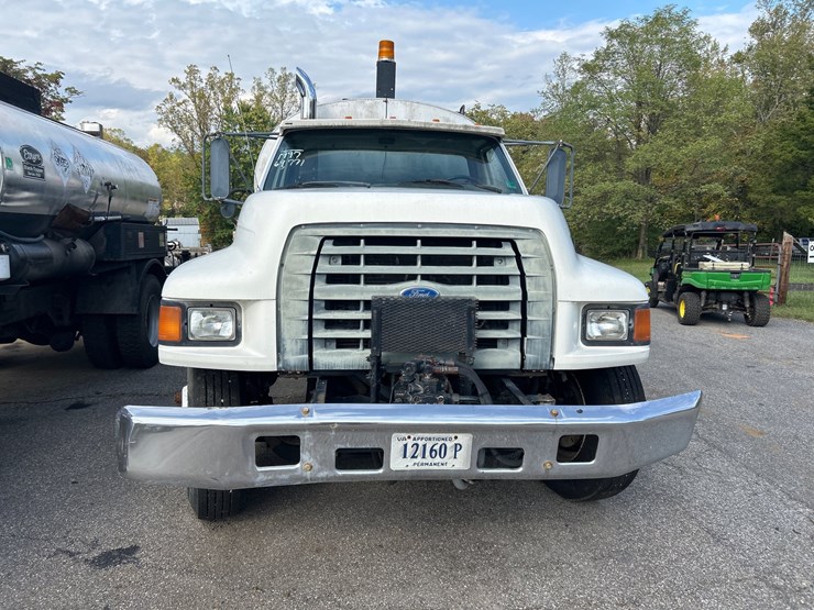 #74-•-1997-ford-f800-truck-image-6