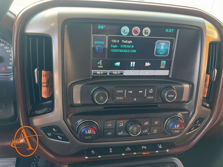 2015-chevrolet-silverado-1500-high-country-image-38