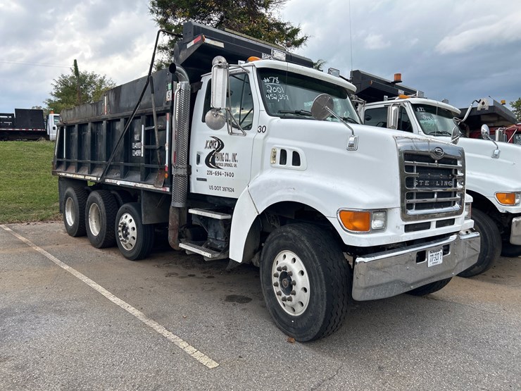 #78-•-2001-sterling-l9511-truck-image-4