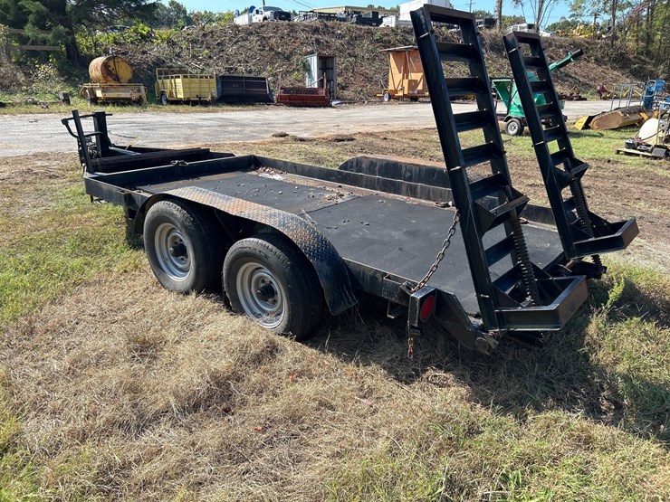 #65-•-tandem-axle-utility-trailer-image-3