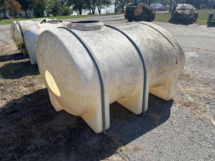 #67-•-1000-gallon-plastic-water-tank-image-4