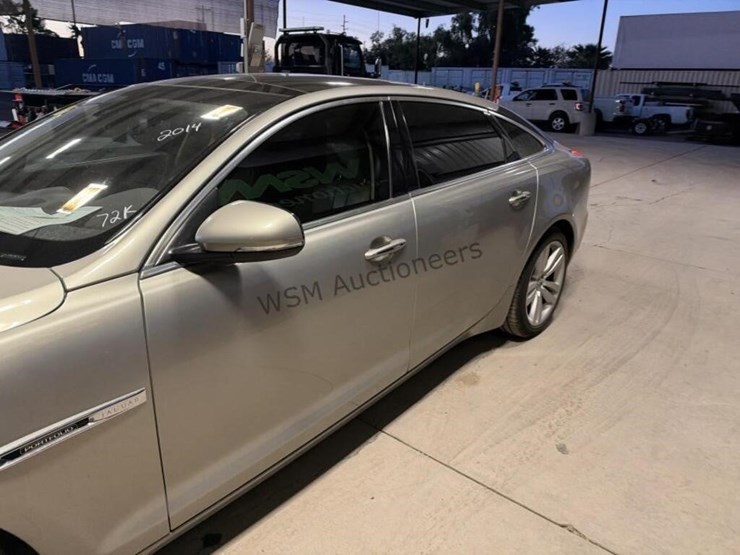 2012-jaguar-xjl-portfolio-sdn-image-5