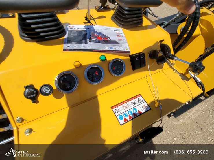 2026-zjz-380-mini-skid-steer-loader-image-6