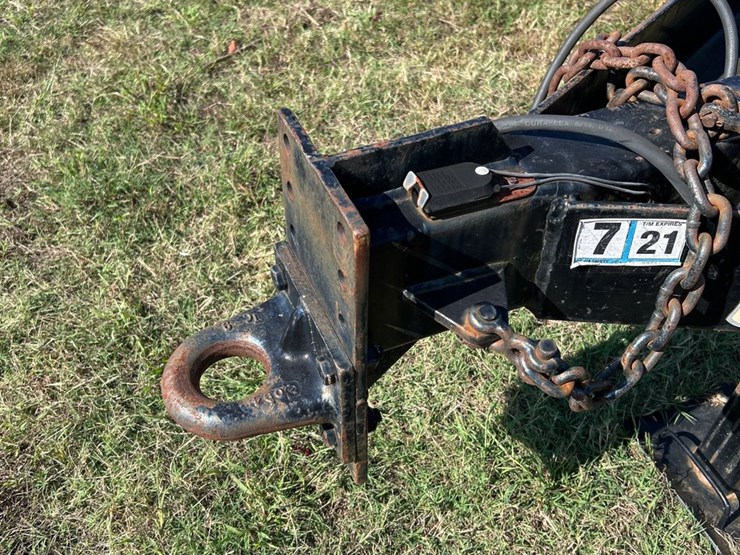 #65-•-tandem-axle-utility-trailer-image-14