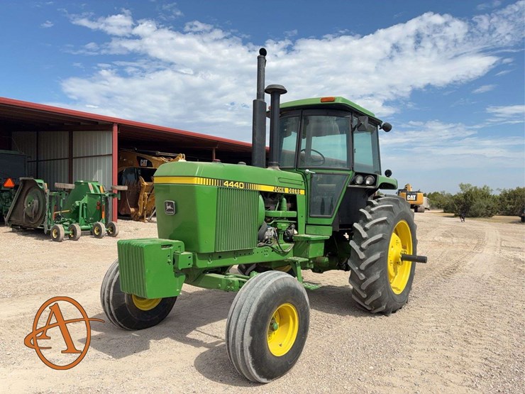 1980-john-deere-4440-image-2