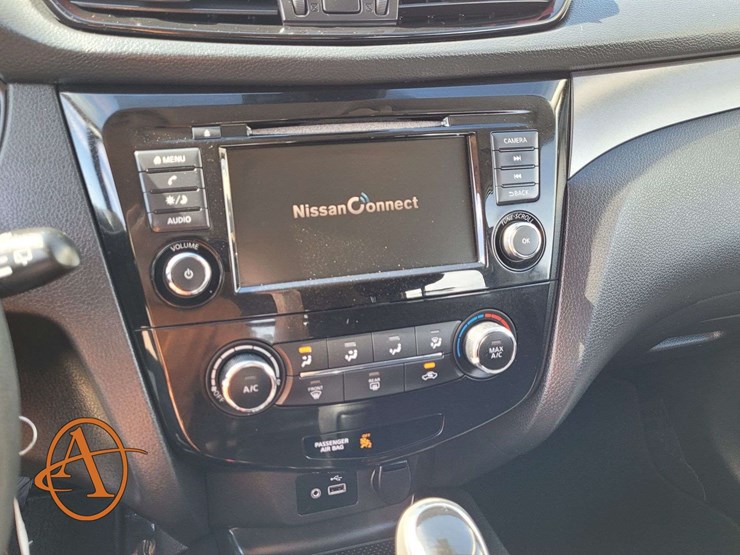 2020-nissan-rogue-image-13