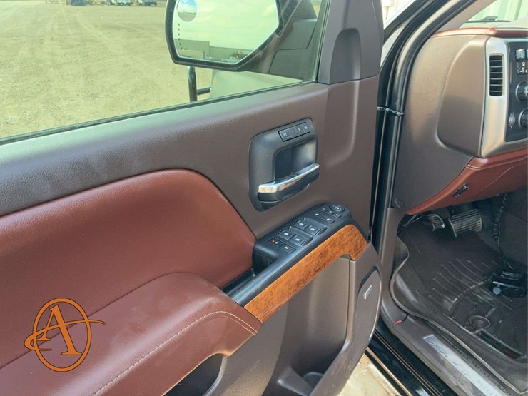 2015-chevrolet-silverado-1500-high-country-image-29