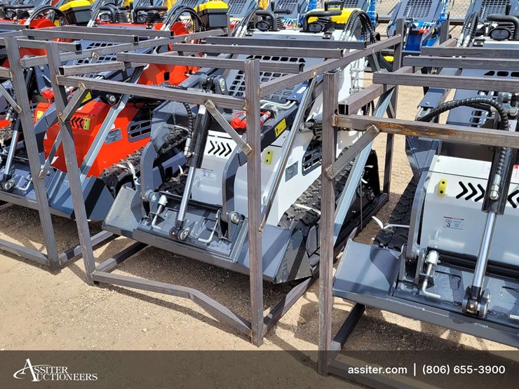 2026-zjz-380-mini-skid-steer-loader-image-1