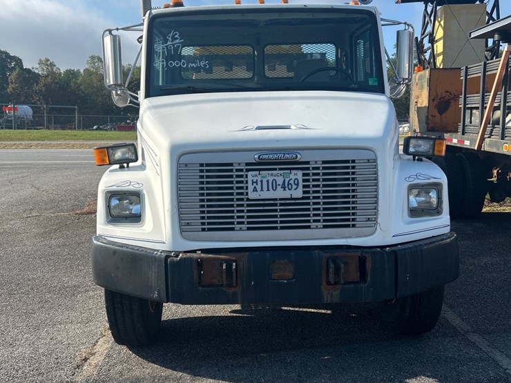 #83-•-1997-freightliner-fl70-truck-image-6