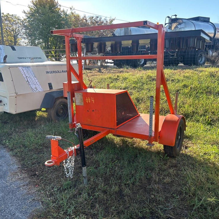 #4 • Trafcon Traffic Light Trailer