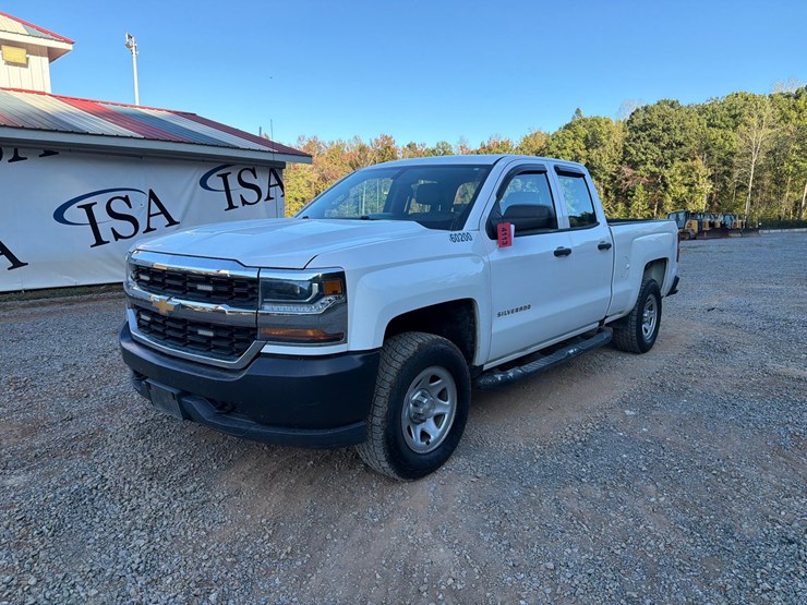 #4113-•-2018-chevrolet-1500-truck-image-1