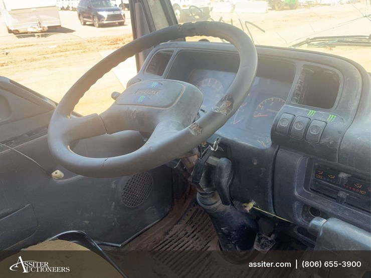 2006-isuzu-nqr-image-27