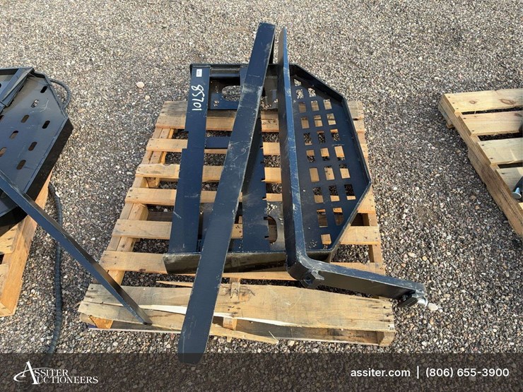 future-ft-dhc-skid-steer-forks-image-3