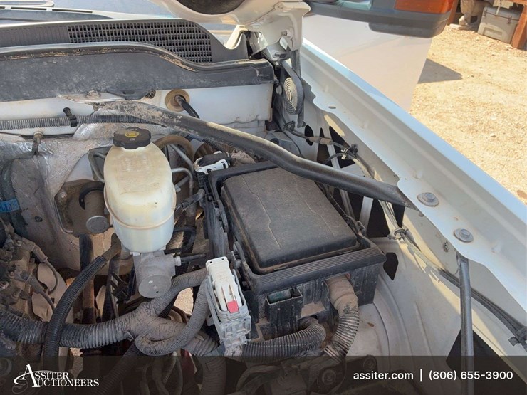 2017-chevrolet-silverado-2500-image-34