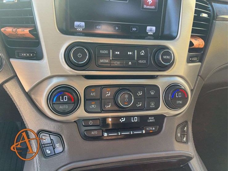2015-gmc-yukon-denali-image-27