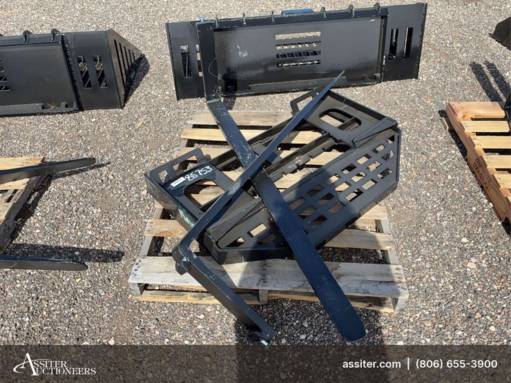 future-ft-dhc-skid-steer-forks-image-1