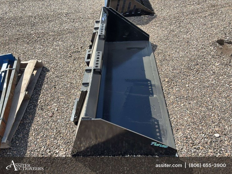 future-ft-bt67-skid-steer-bucket-image-2