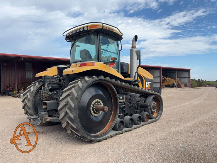 2005-challenger-cat-mt-855-b-belted-tractor-image-3