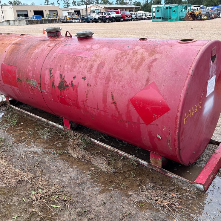 #46212 • 1000 GALLON FUEL TANK