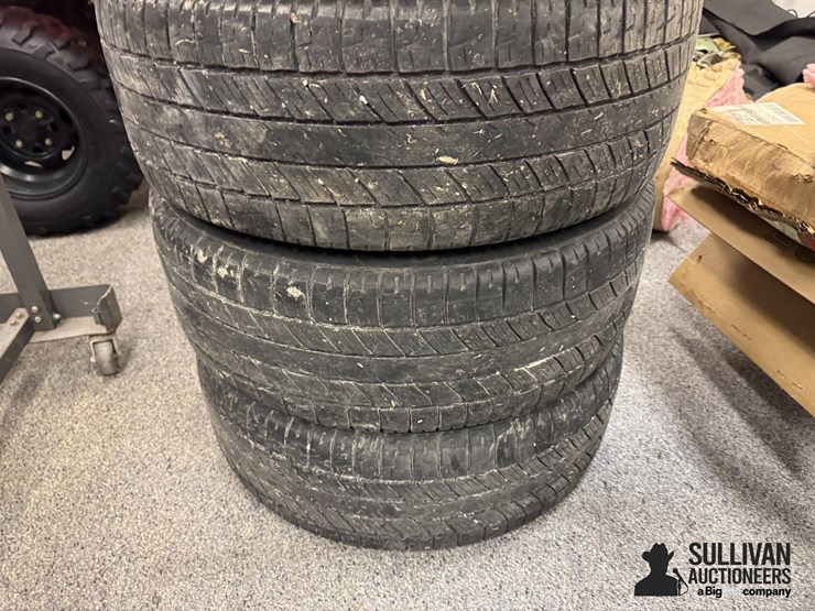 4---20"-polished-aluminum-wheels-with-uniroyal-p245/50r20-tires-image-5