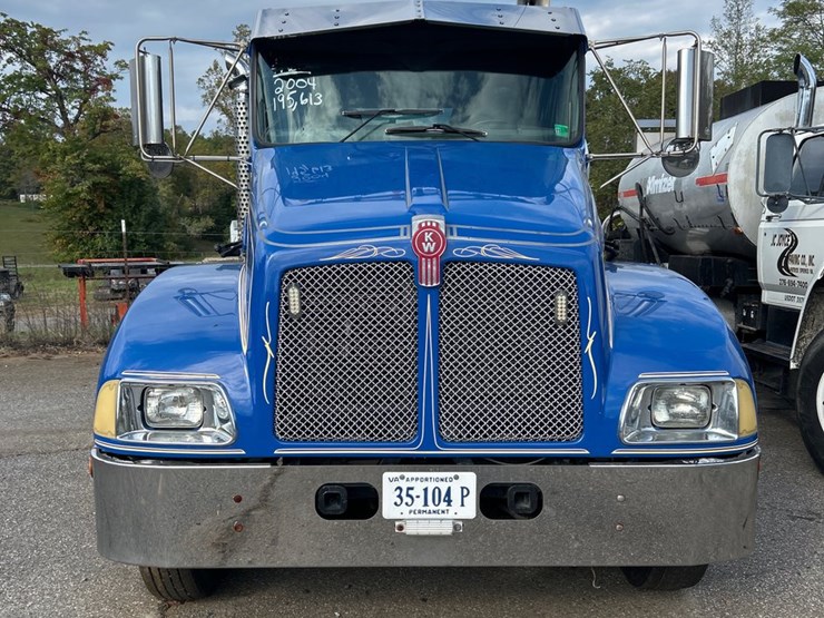 #75-•-2004-kenworth-t300-truck-image-6