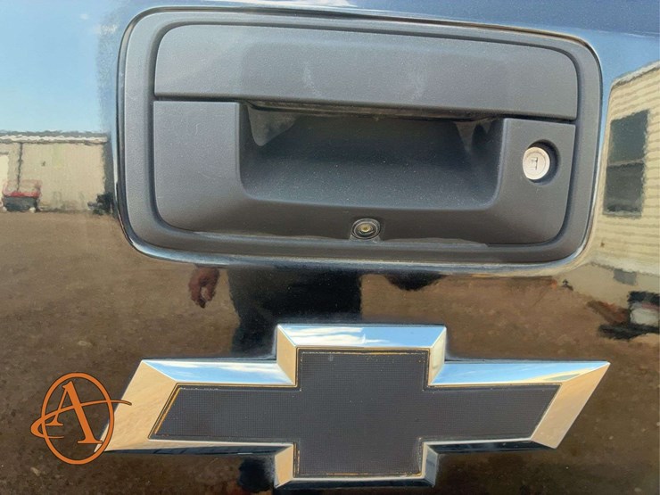 2015-chevrolet-silverado-1500-high-country-image-17
