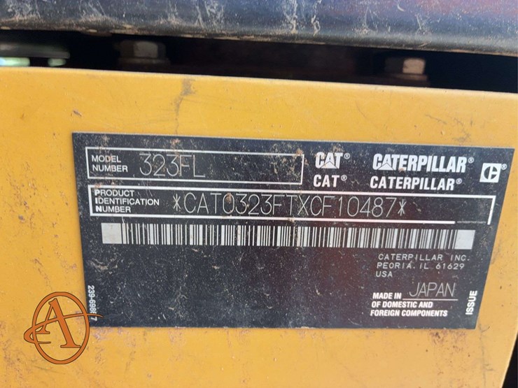 2017-caterpillar-323-image-50