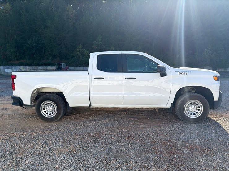 #4107-•-2021-chevrolet-1500-truck-image-6