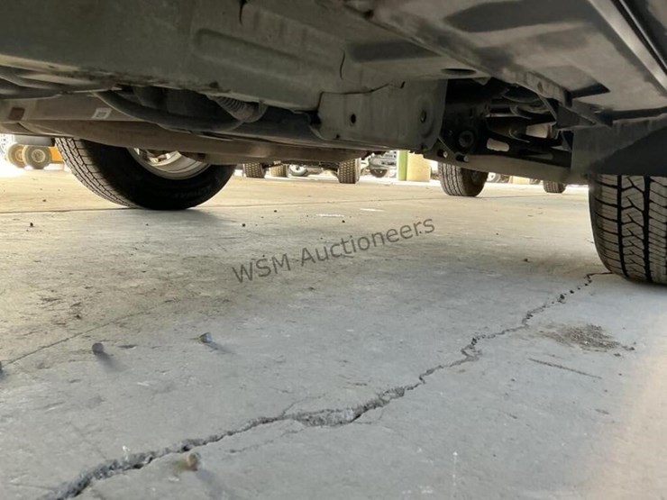 2019-chevrolet-equinox-ls-suv-image-26