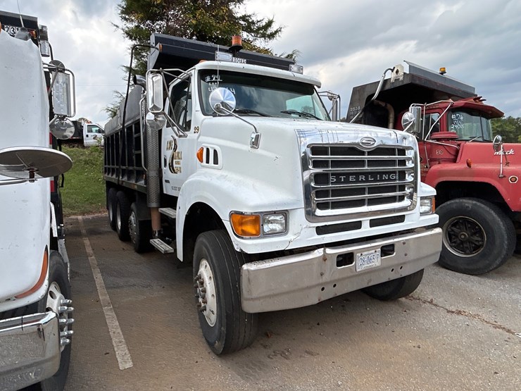 #77-•-2001-sterling-l9511-truck-image-4