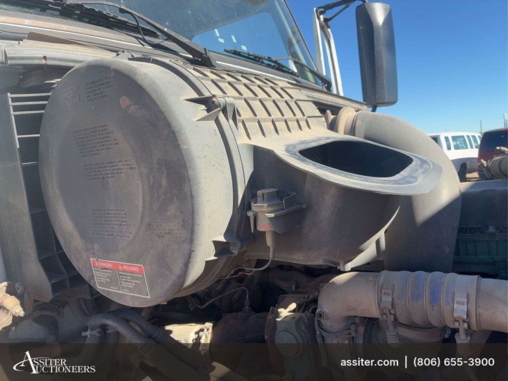 2019-volvo-vnl-tandem-axle-dual-conventional-new-generation-tractor-truck-image-58