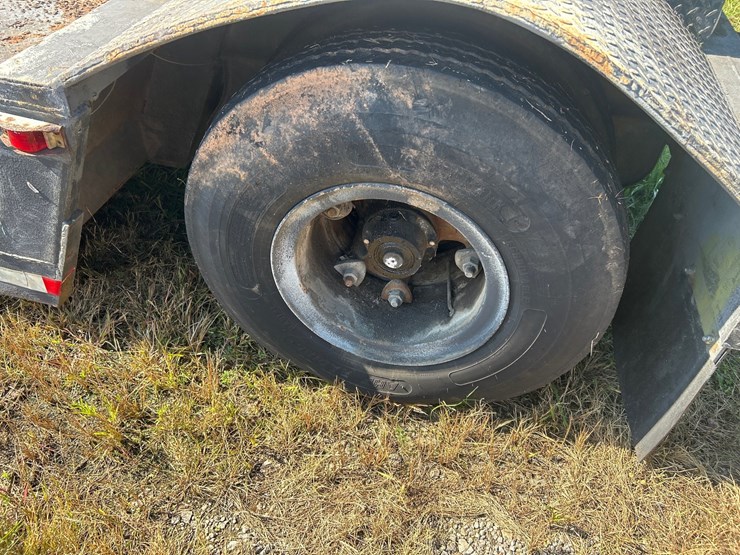 #66-•-single-axle-5th-wheel-low-deck-trailer-image-10