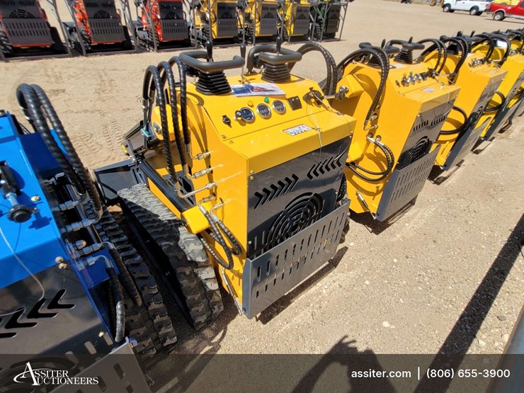 2026-zjz-380-mini-skid-steer-loader-image-5