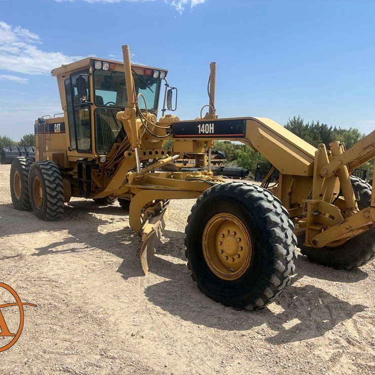 2002 CATERPILLAR 140H