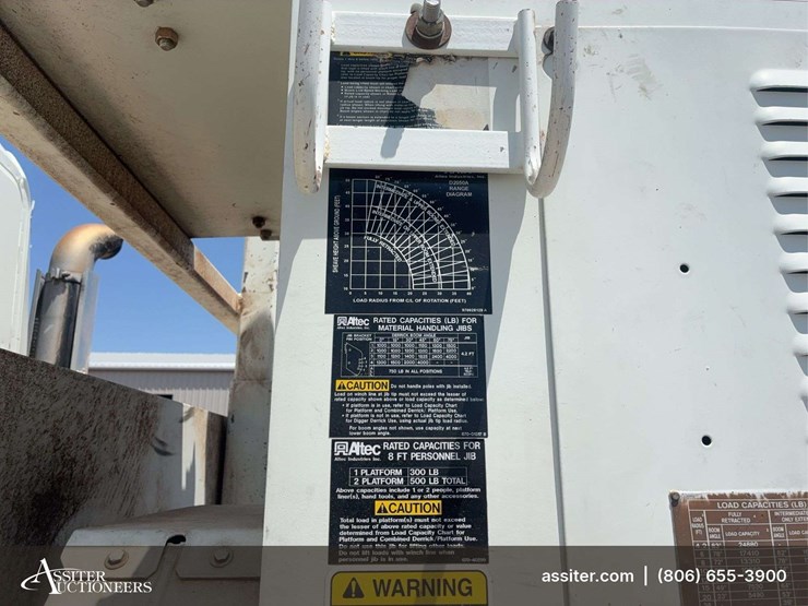 2008-international-workstar-7400-image-11