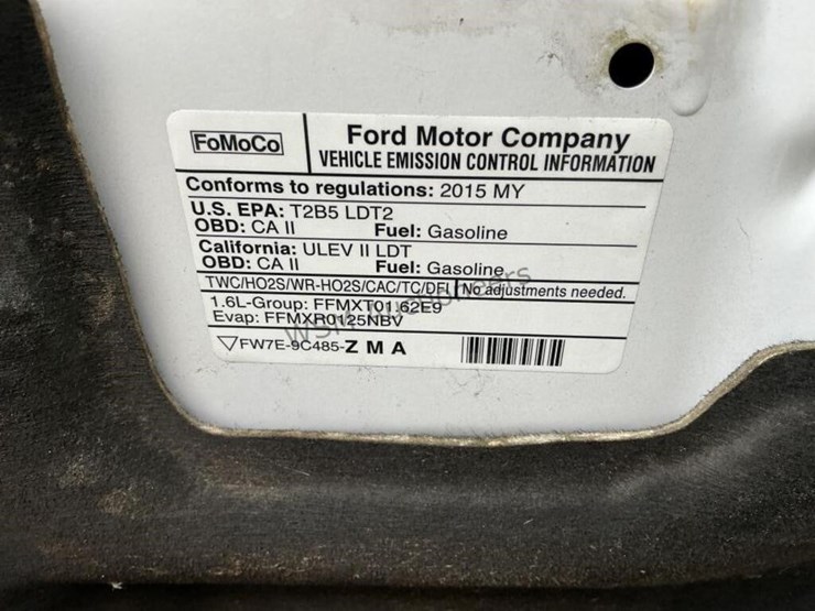 2015-ford-escape-suv-image-13