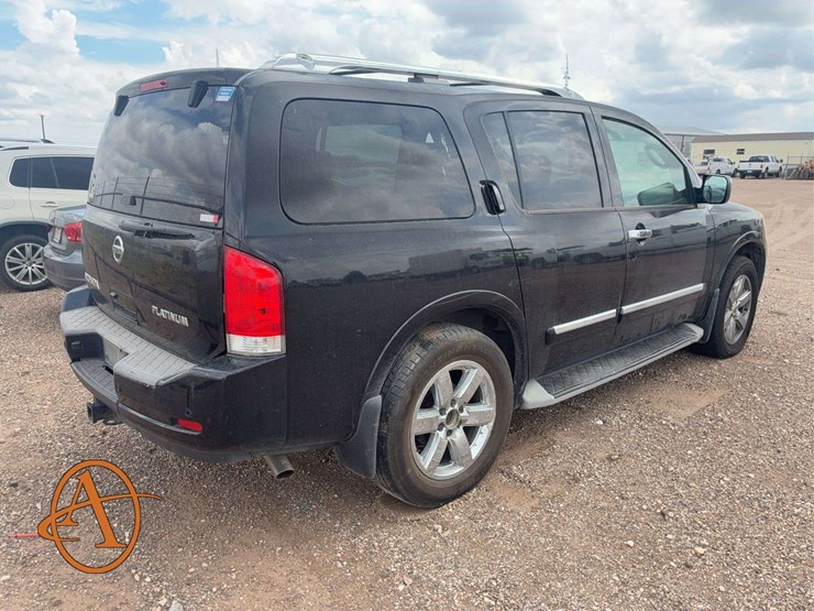 2011-nissan-armada-image-3