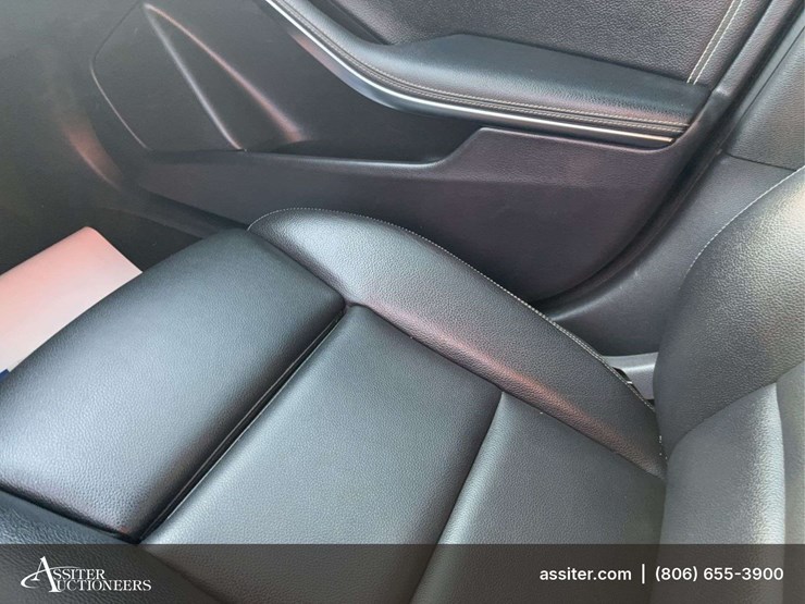 2020-mercedes-benz-gla250-image-11
