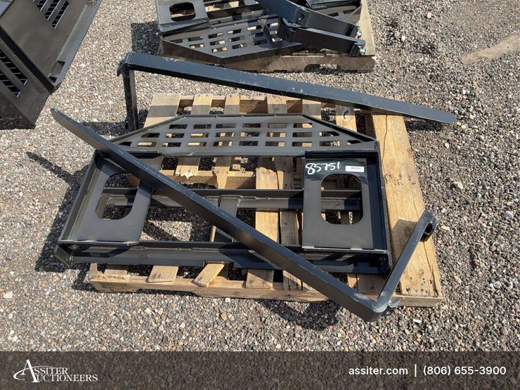future-ft-dhc-skid-steer-forks-image-2
