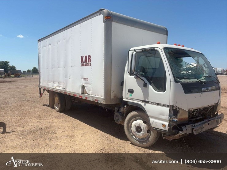 2006-isuzu-nqr-image-2