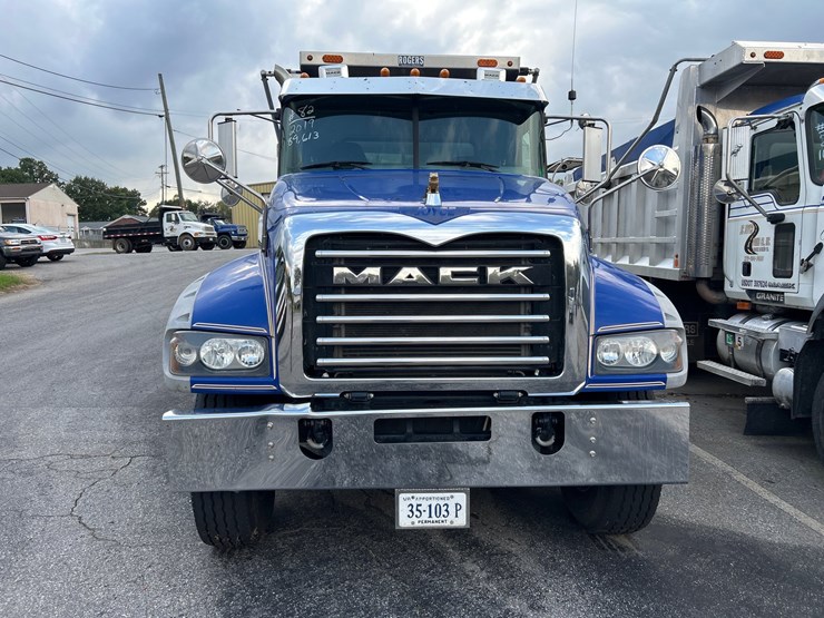 #82-•-2019-mack-granite-truck-image-5