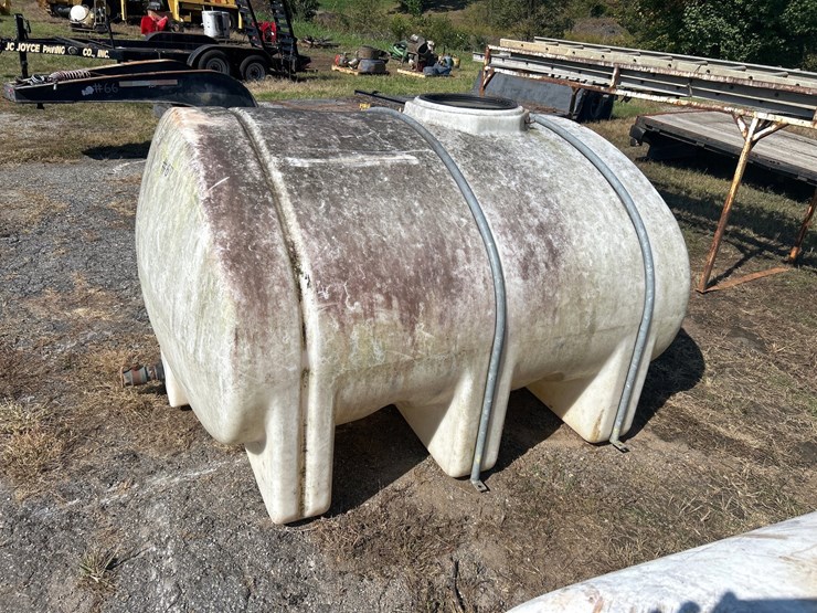 #67-•-1000-gallon-plastic-water-tank-image-2