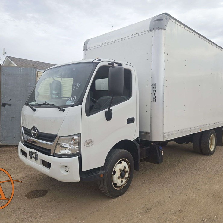 2019 Hino 195 Cab-Over-Engine / Single Box Truck