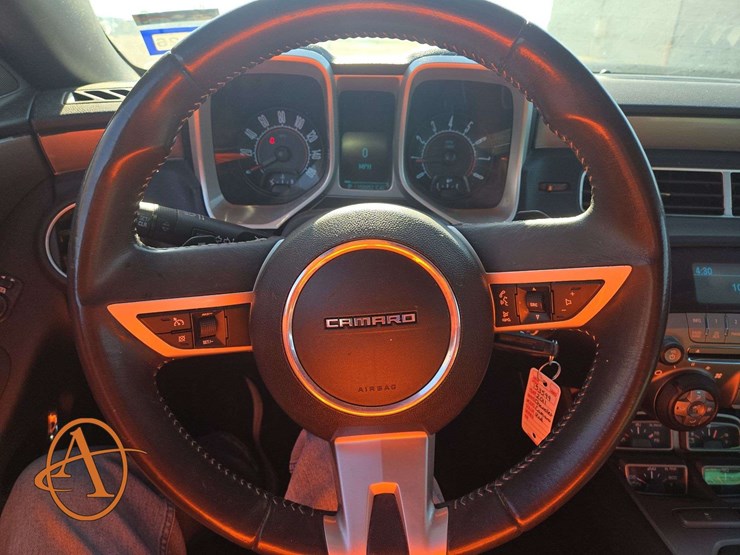 2011-chevrolet-camaro-coupe-image-10