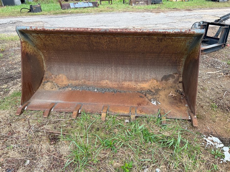 #30-•-8’-loader-bucket-image-4